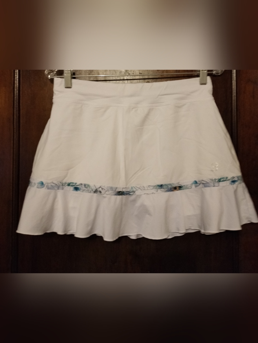 Sofibella White Ruffle Athletic Tennis & Golf Skort - Size M